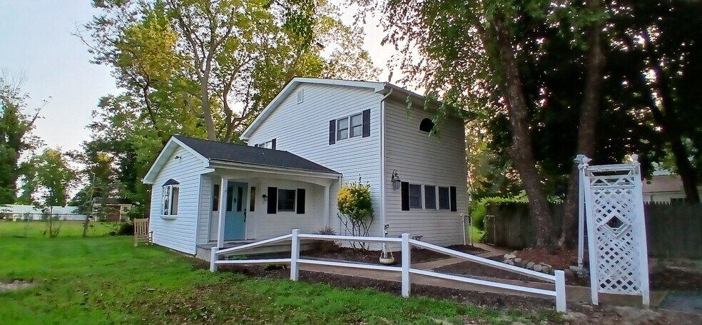 Building Photo - 57 Brook St