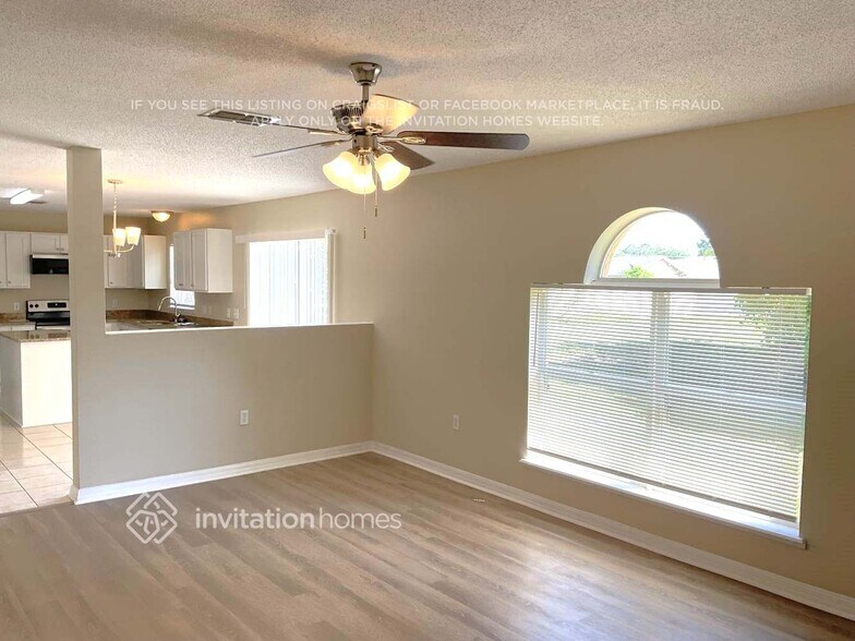 Building Photo - 927 Halifax Dr