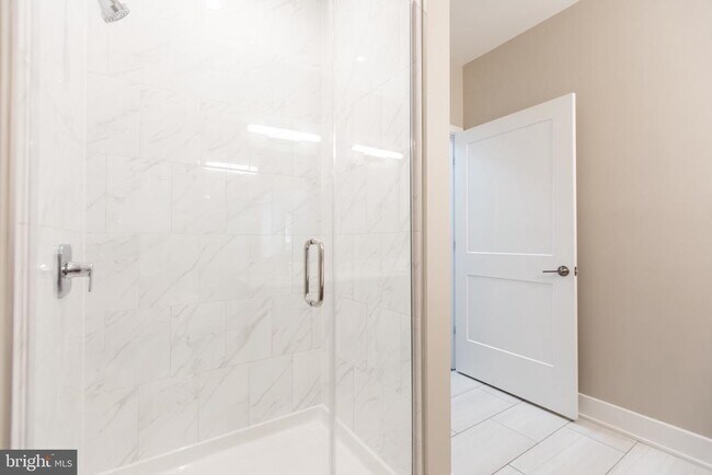 Building Photo - 145 Riverhaven Dr