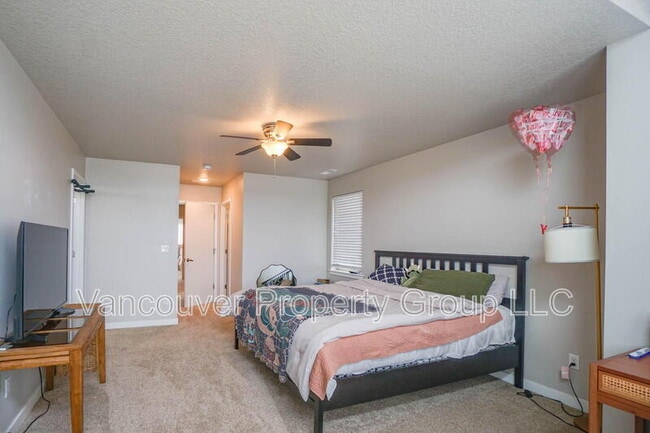 Building Photo - 4325 NE 87th St