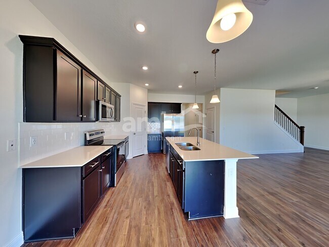Building Photo - 914 Heavenly Dr