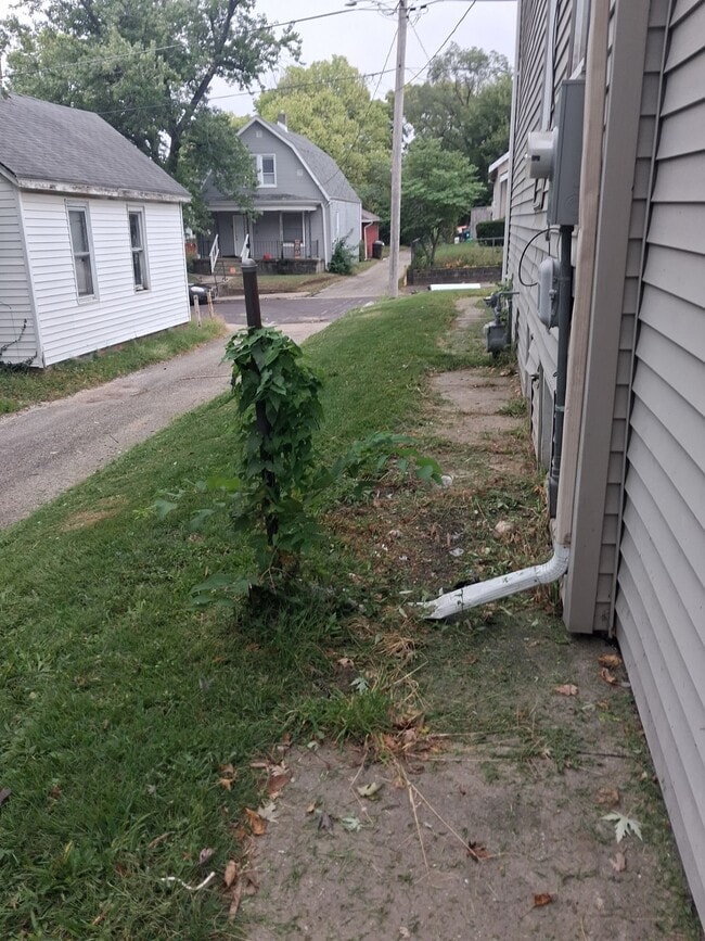 Building Photo - 512 Fairholm Ave
