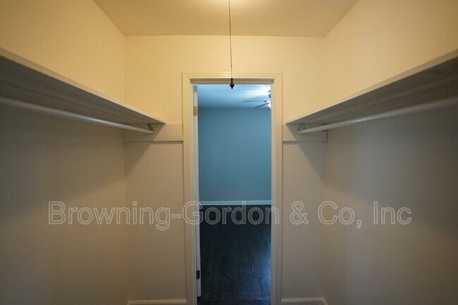 Building Photo - 363 Strasser Dr