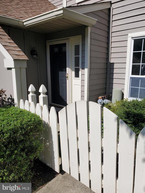 Building Photo - 261 Tulip Tree Ct