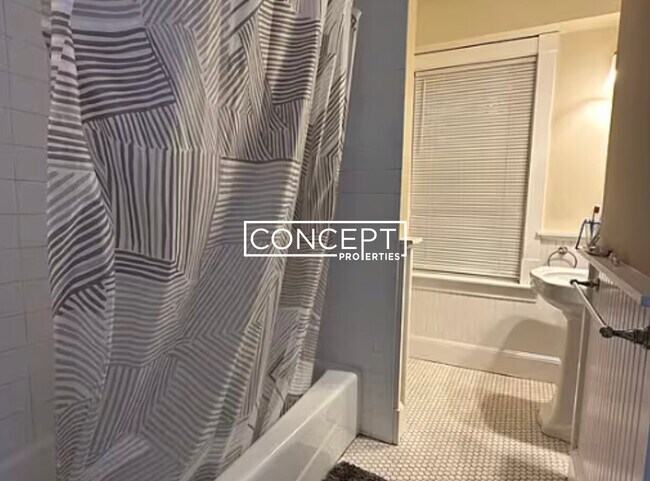 Building Photo - 149 Highland St