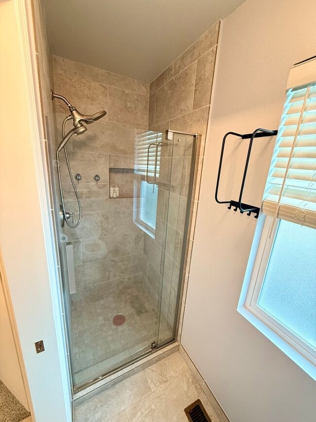 Building Photo - Charming 3 Bedroom Split-Level Home with Multiple Living Rooms & Spacious Back Yard