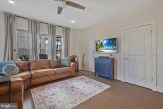 Building Photo - 813 Rockwell Ave