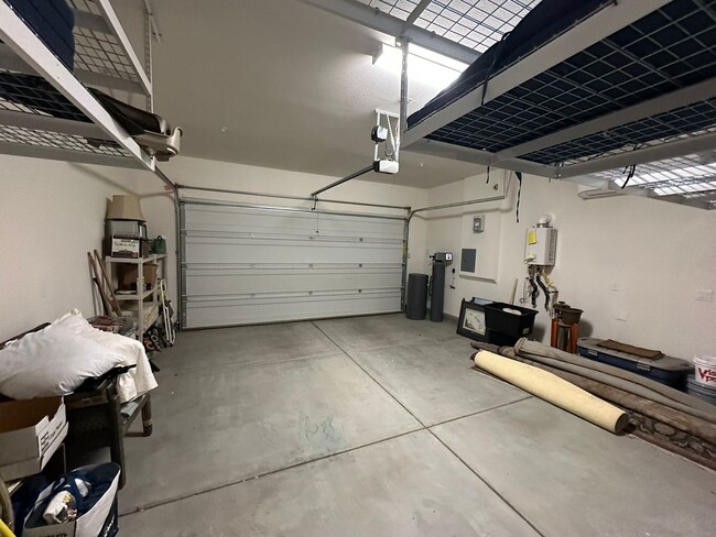 Building Photo - Short term Furnished home in the desirable...