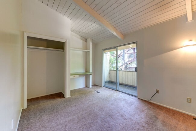 Building Photo - 1000 11th St