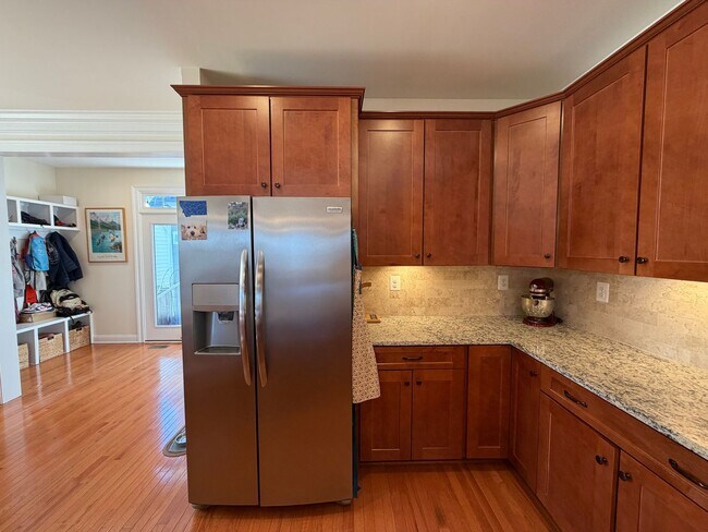 Building Photo - 1539 Barnett St