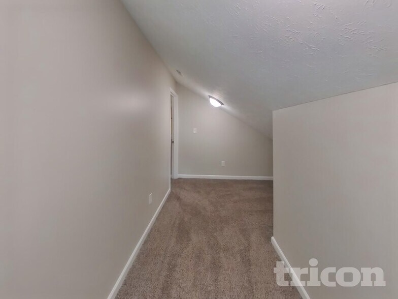 Building Photo - 597 Grassy Bend Dr