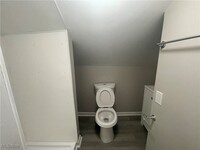 Building Photo - 578 Hoye Ave