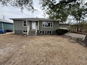 Building Photo - 820 35th Ave Ct