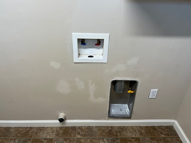 Building Photo - Great Town House Coming Soon!