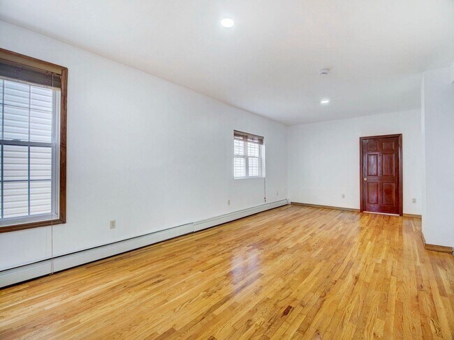Building Photo - 921 Paterson Plank Rd