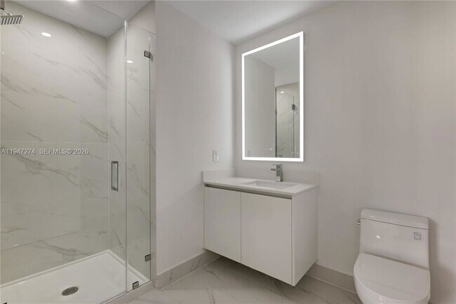 Building Photo - 700 NE 24th St