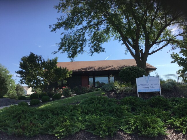 Building Photo - Spacious 2 Bedroom in Downtown Omaha