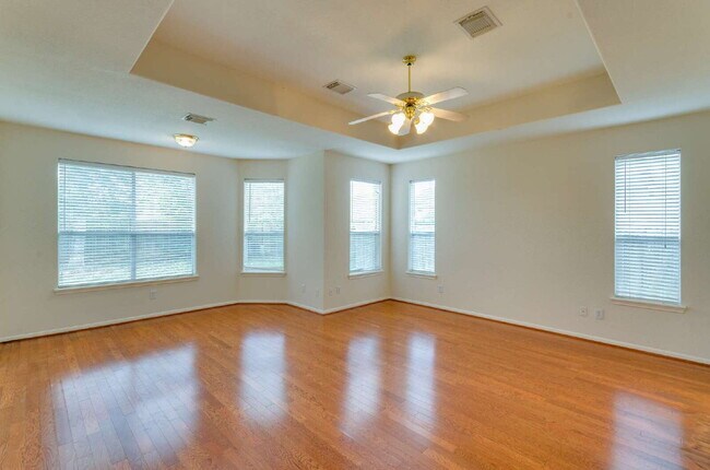 Building Photo - Spacious 5-Bedroom Home in Brazos Landing!