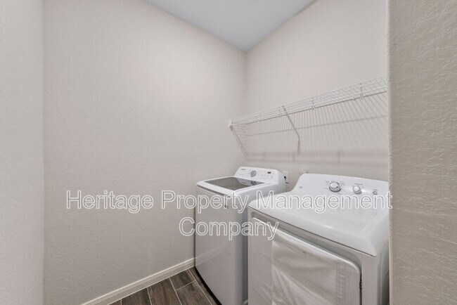 Building Photo - 148 Sambar Main