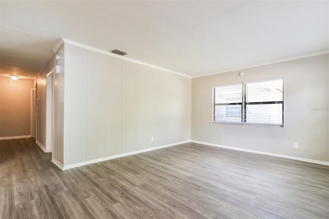 Building Photo - 6806 Lyman Ave