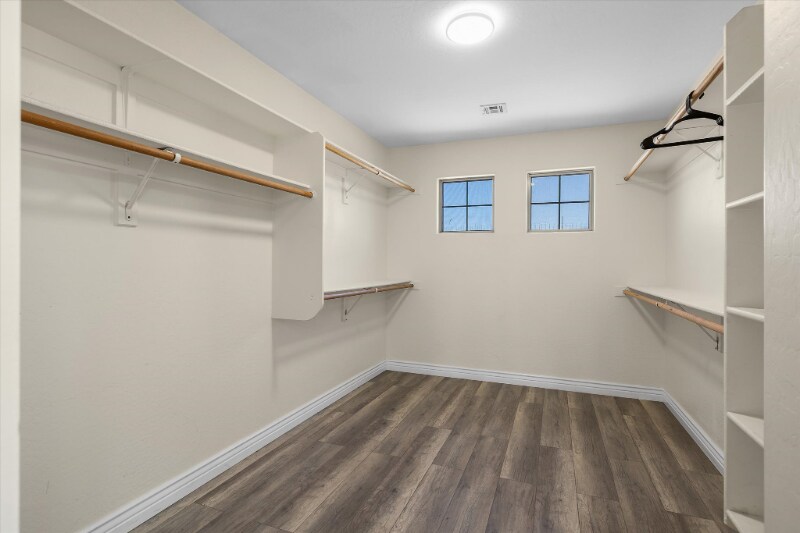 Building Photo - 7315 W Cordes Rd