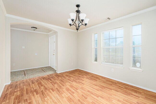 Building Photo - 2119 Oleander Way