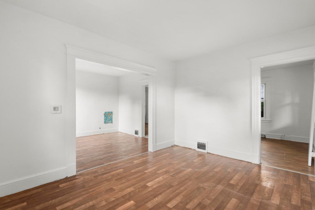 Building Photo - 97 Wall St