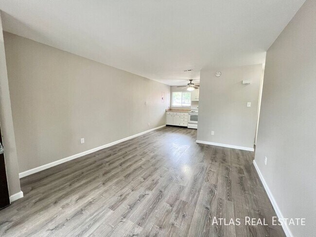 Building Photo - 1805 Eagle View Dr