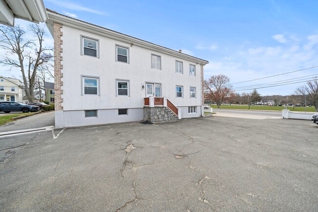 Building Photo - 1 Salem St