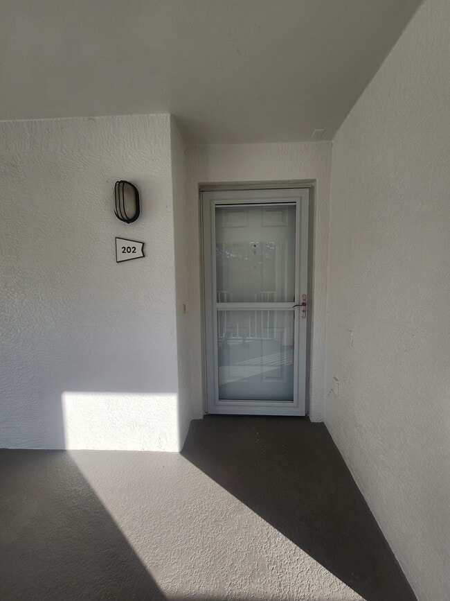 Building Photo - 965 Tarpon Cove Dr