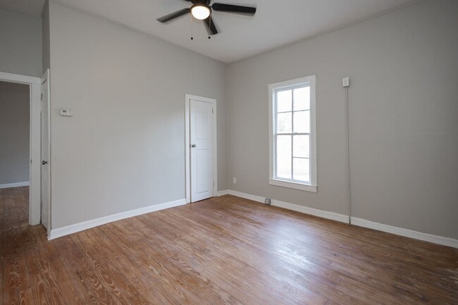 Building Photo - 731 Williams St