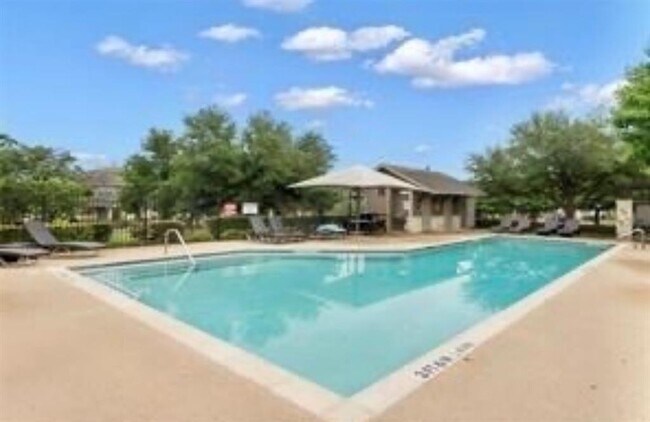 Building Photo - 3101 Davis Ln