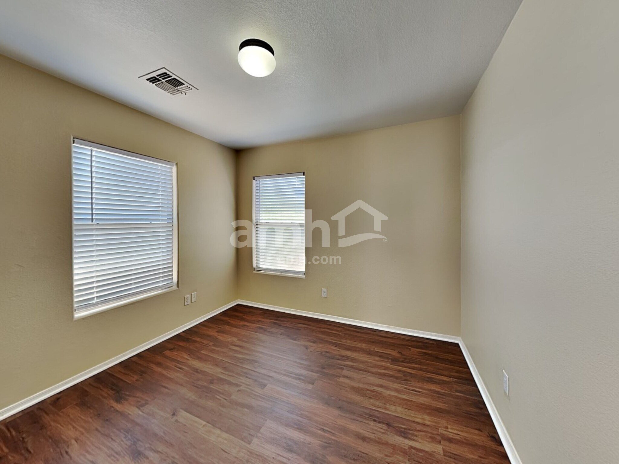 Building Photo - 6424 W Branham Ln