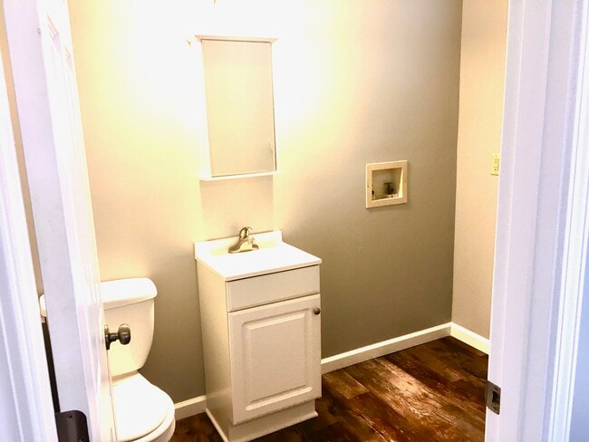 Building Photo - 1337 W Jeth Ct