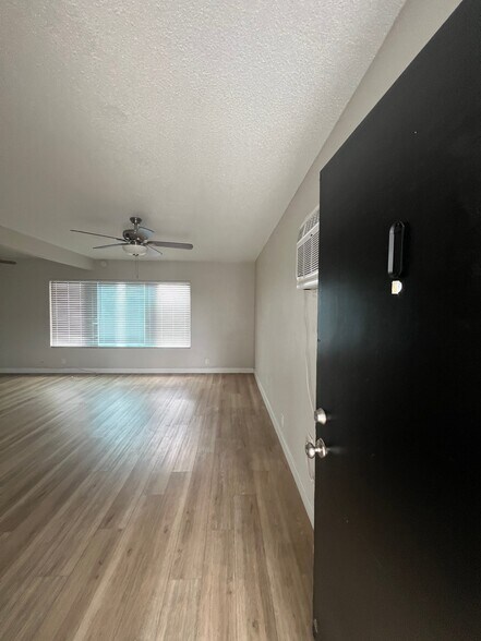 Building Photo - 10761 Palma Vista Ave