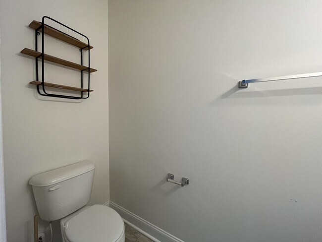 Building Photo - 679 Fairview Cir