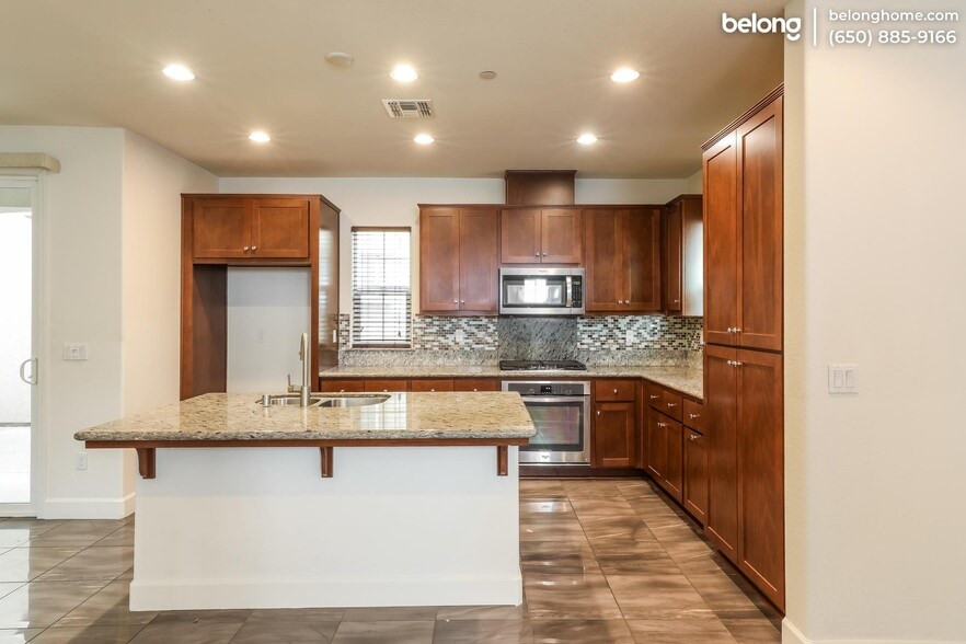 Building Photo - 1591 Sylvia St