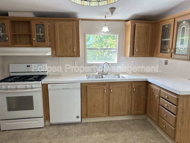 Building Photo - 178 Hollyberry Way