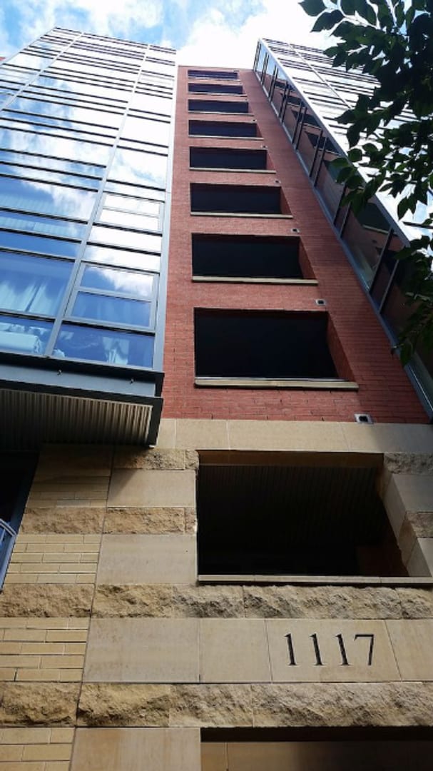 Building Photo - LARGE 1 Bedroom/1 Bathroom with Balcony in Bustling Mount Vernon Triangle!!