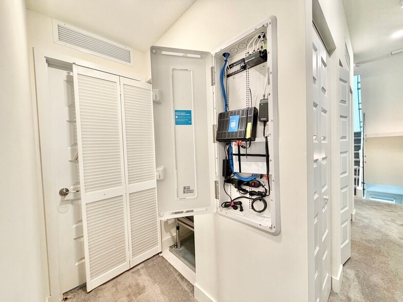 Building Photo - 4861 NW 83rd Path