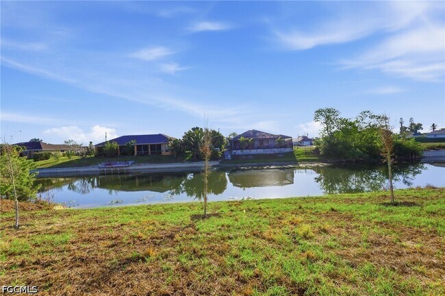 Building Photo - 2105 NE 1st Ave