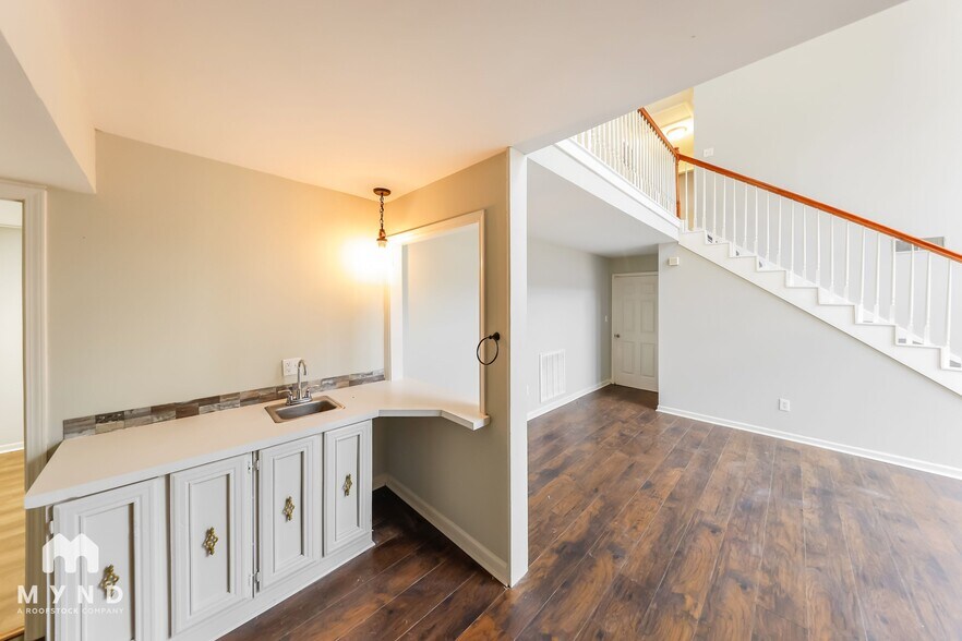 Building Photo - 5217 Starlite Dr