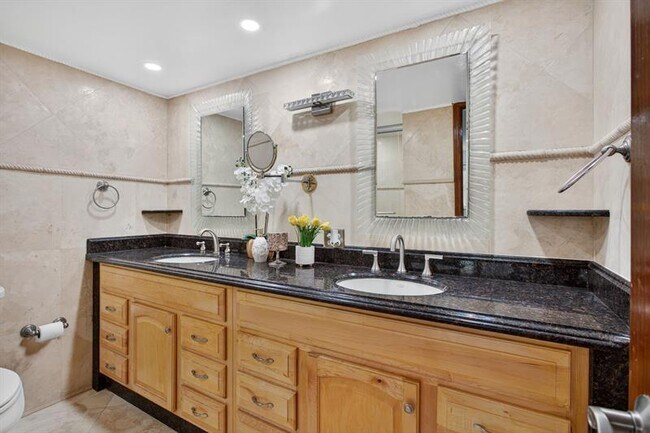 Building Photo - 2671 S Course Dr