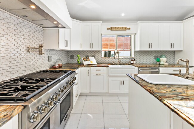 Building Photo - 7726 W 79th St