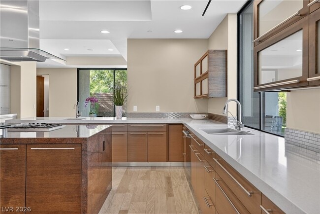 Building Photo - 98 Sun Glow Ln