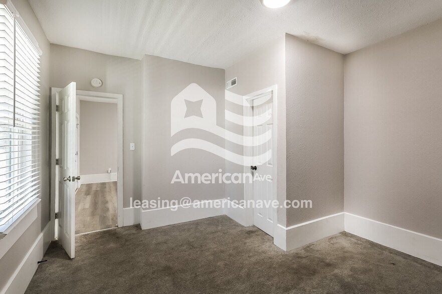 Building Photo - 1102 N Tacoma Ave