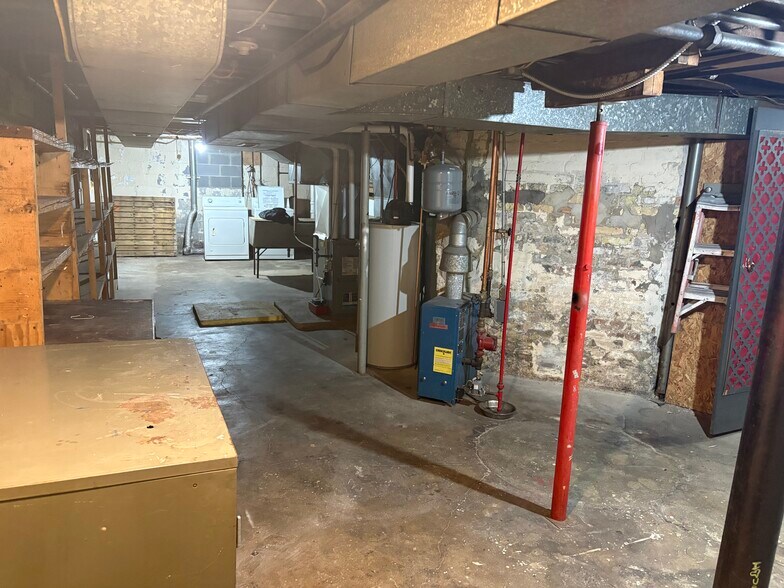 Building Photo - 1607 6th St