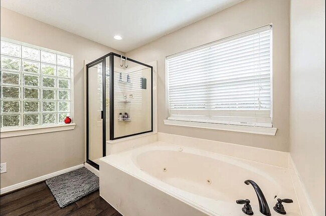 Building Photo - 5434 Chinaberry Grove