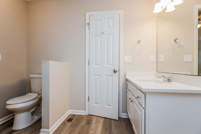 Building Photo - 1041 Crest Ridge Pl SW