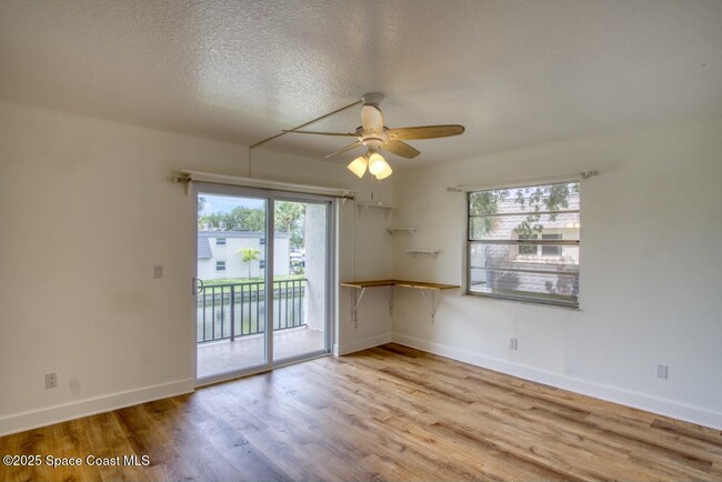 Building Photo - 432 Dove Ln